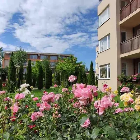 Ferienunterkunft Strandnaehe Mit Pools Apartman *