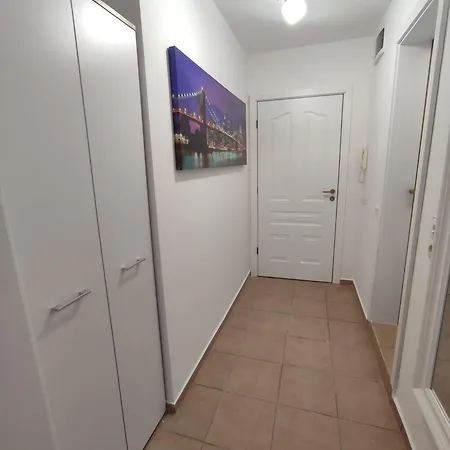 Ferienunterkunft Strandnaehe Mit Pools *