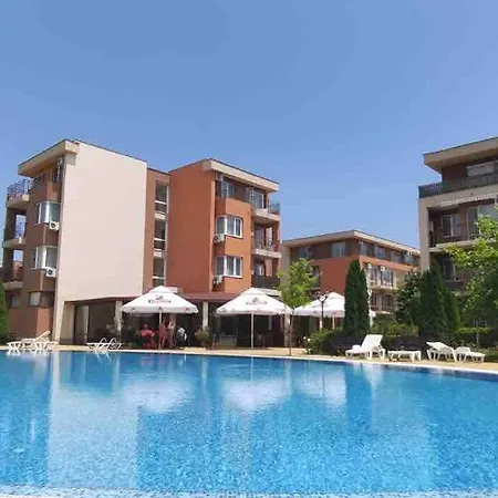 Ferienunterkunft Strandnaehe Mit Pools 아파트 써니비치