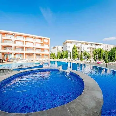 Ferienunterkunft Strandnaehe Mit Pools 公寓 阳光海滩